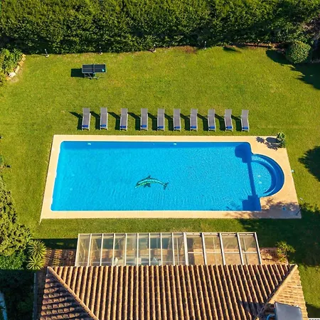Vacation I Bosquecito, Giant Private Heated Pool, Walk To The Beach, 6 Bdr, Spacious Villa, Bbq, Alarm System, Ample Garden