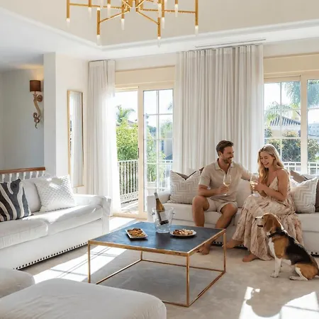 Villa Vacation I Bosquecito, Giant Private Heated Pool, Walk To The Beach, 6 Bdr, Spacious Villa, Bbq, Alarm System, Ample Garden *